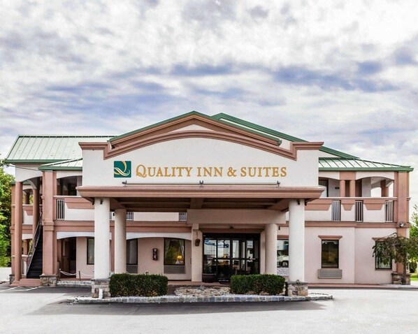 Exterior - Quality Inn & Suites Quakertown - Allentown (Quakertown)
