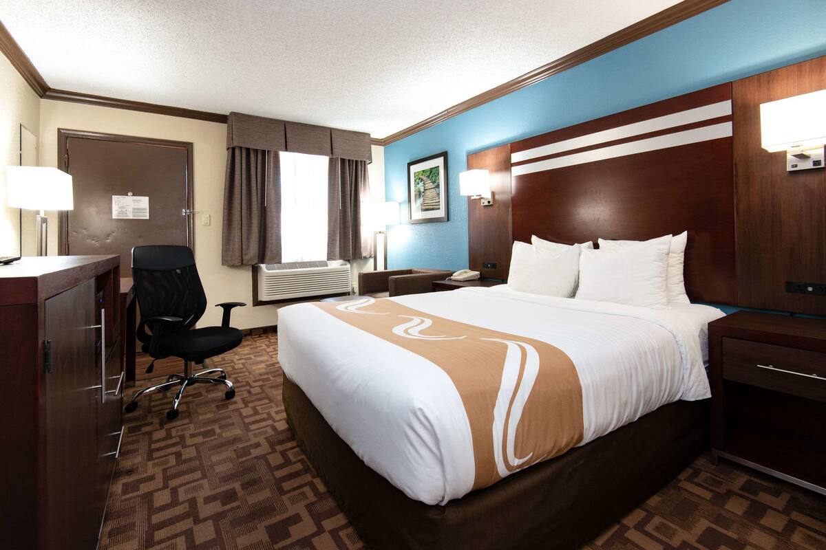 1 bedroom, premium bedding, pillowtop beds, in-room safe