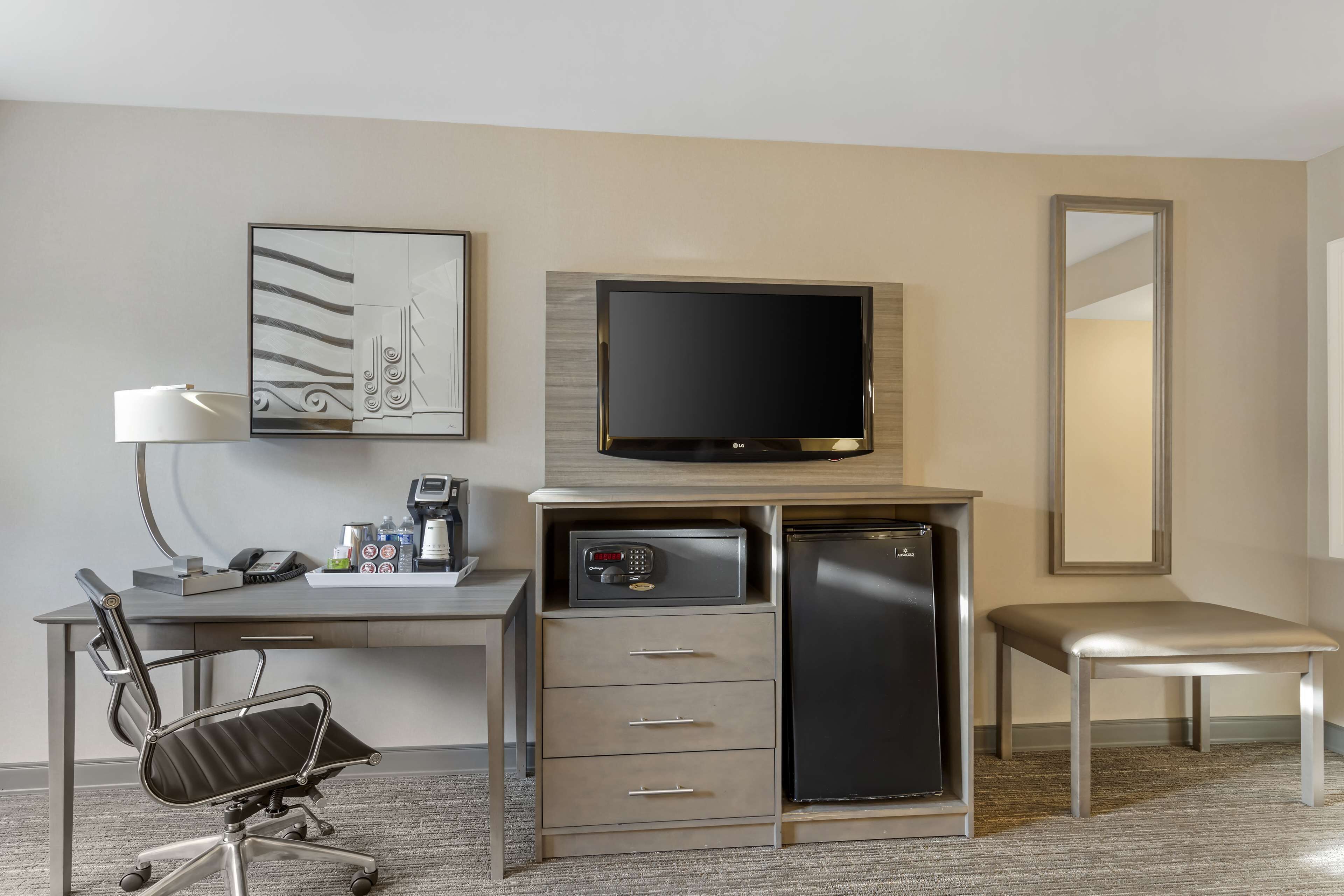 junior suite, 1 king bed with sofa bed, non smoking, balcony (with sofabed) | premium bedding, blackout curtains, iron/ironing board