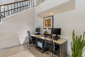 Business center - Best Western Plus Executive Inn (Rowland Heights)