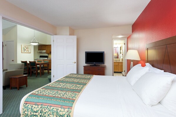 Individually furnished, desk, iron/ironing board, free WiFi