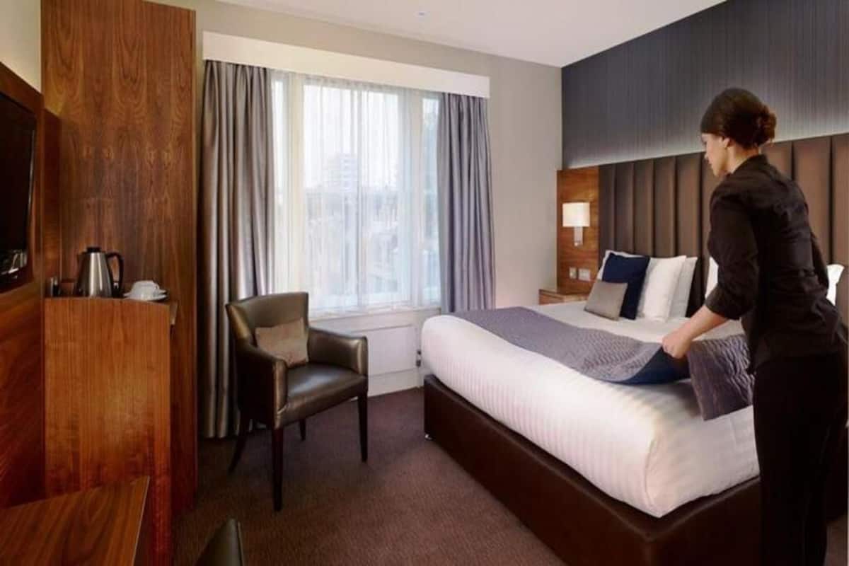 In-room safe, desk, blackout drapes, soundproofing