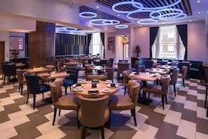 Daily full breakfast (GBP 11.00 per person)