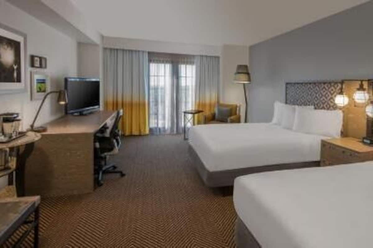 Premium bedding, desk, soundproofing, iron/ironing board
