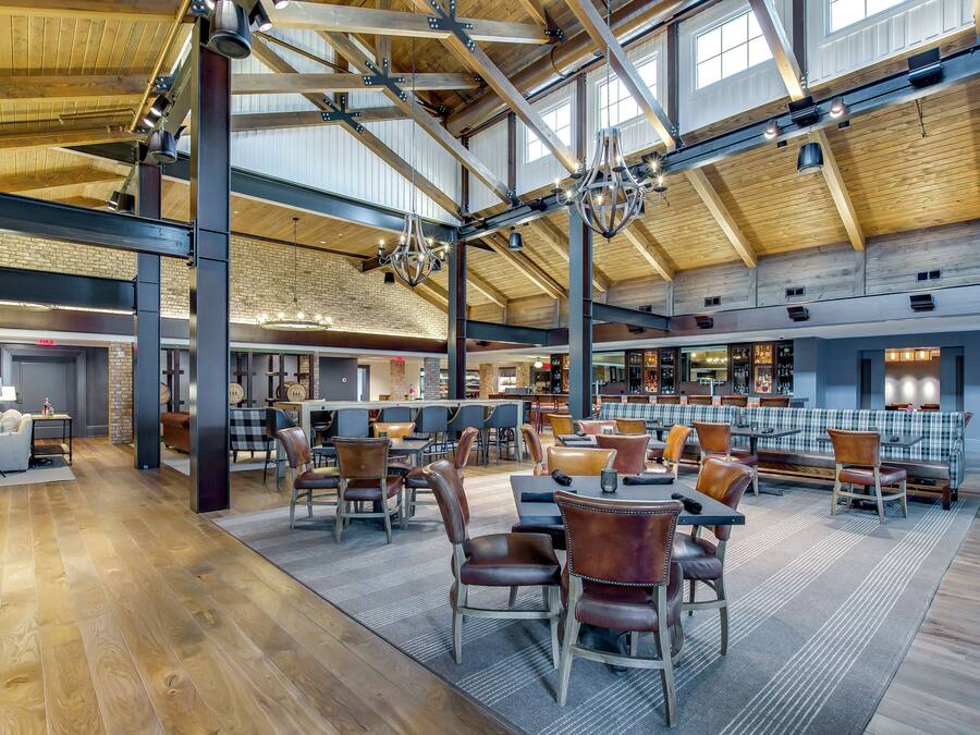 Serves dinner and happy hour