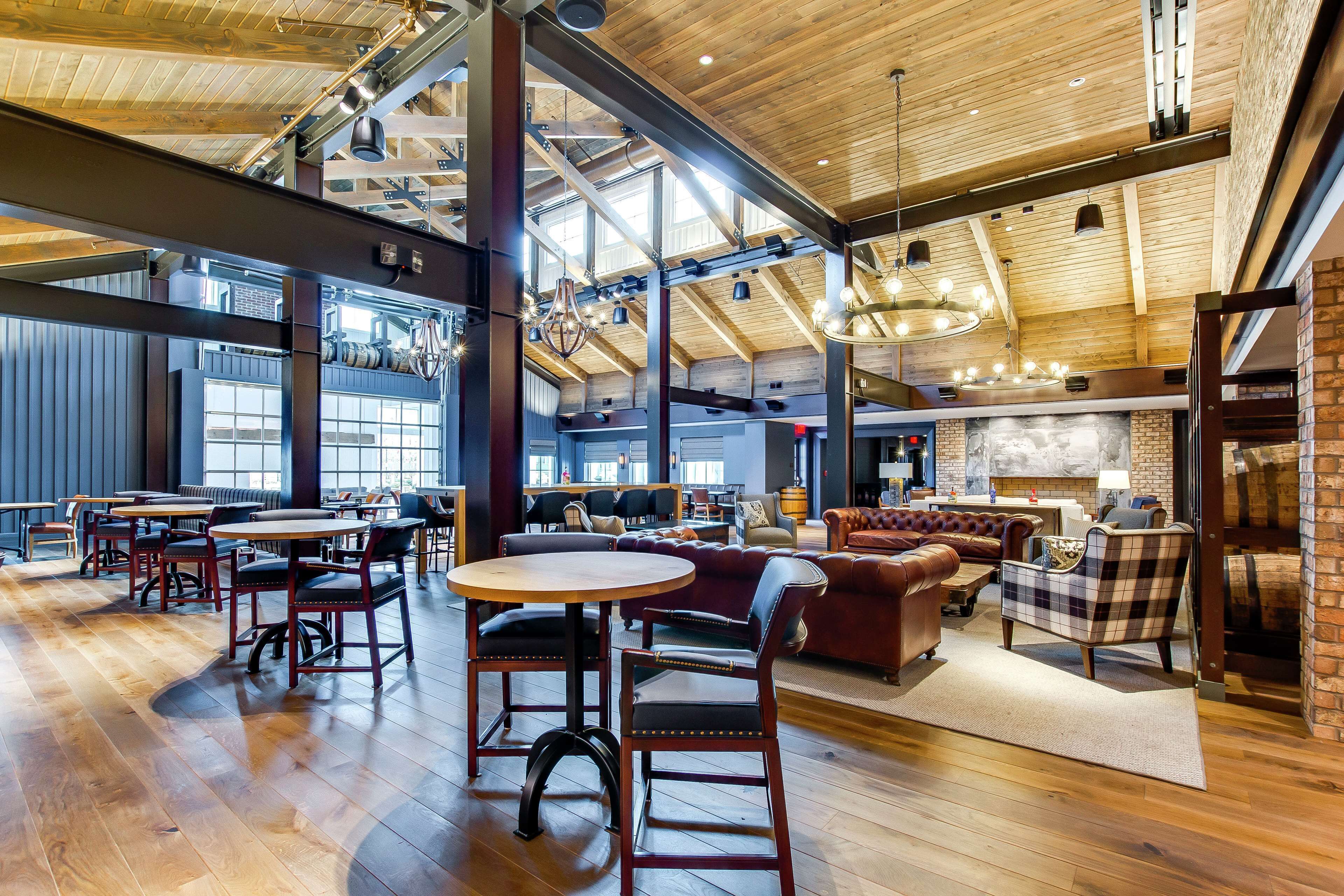 breakfast, lunch, dinner served; southern cuisine