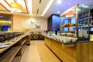 Daily buffet breakfast for a fee