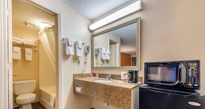 Econo Lodge Louisville Downtown