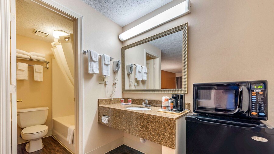 Econo Lodge Louisville Downtown
