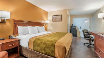 Een bureau, verduisterende gordijnen, geluiddichte muren