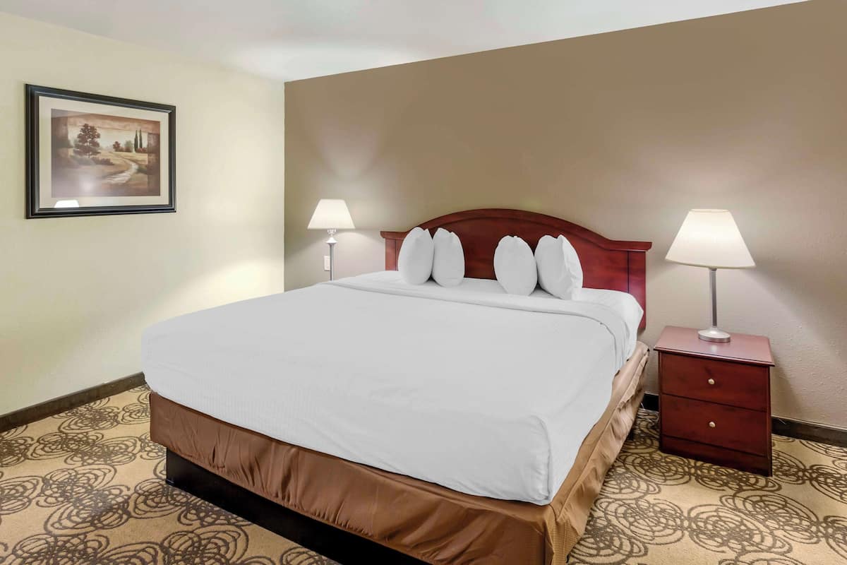 1 quarto, roupas de cama premium, cofres nos quartos, escrivaninha
