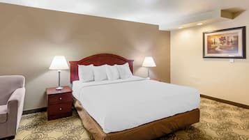 1 makuuhuone, ylelliset vuodevaatteet, tallelokero huoneessa