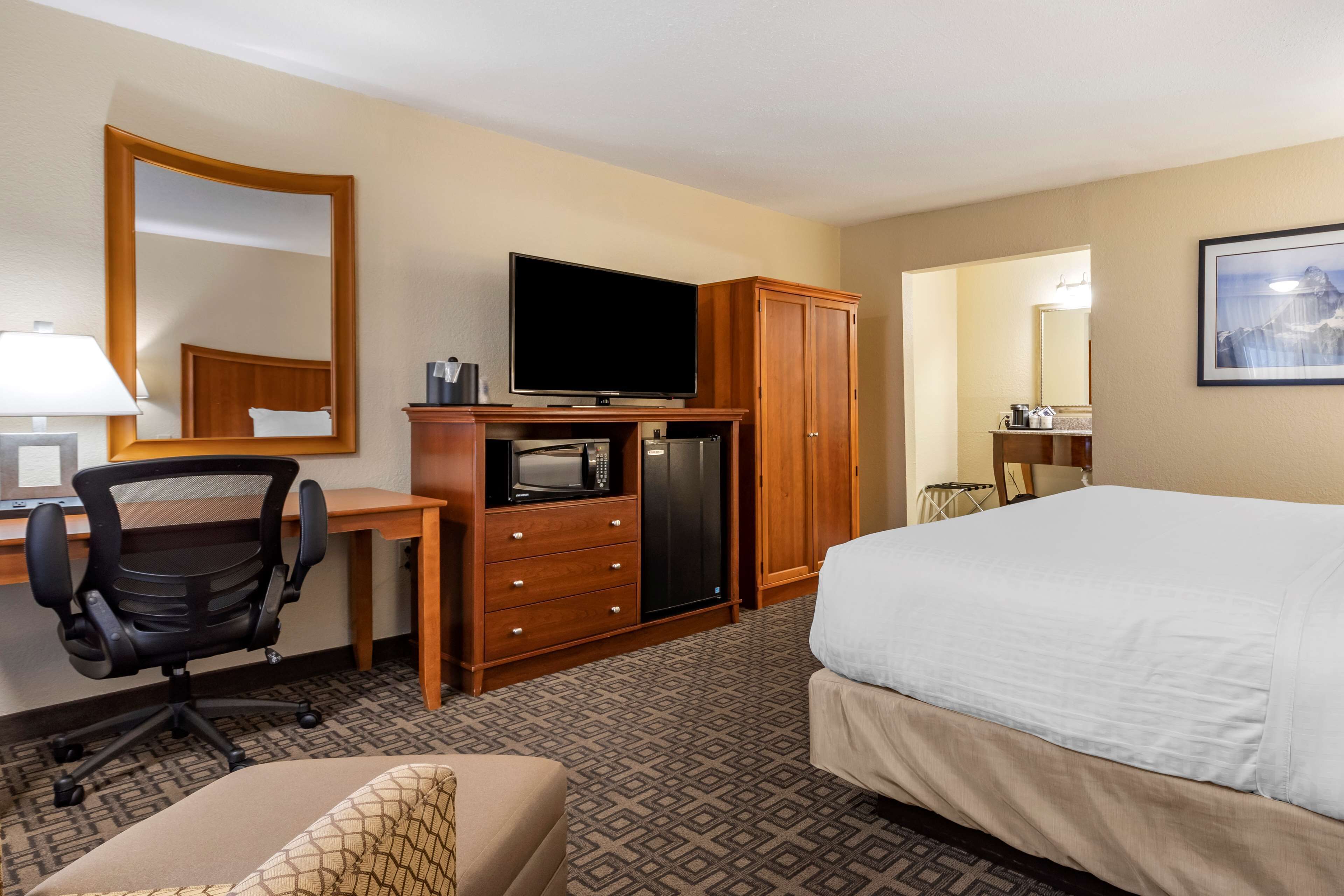 premium bedding, pillow-top beds, iron/ironing board