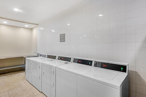 Laundry room - Best Western Swiss Clock Inn (Pecos)