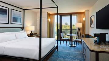 Room, 1 King Bed, Balcony, Lake View | Egyptian cotton sheets, premium bedding, down duvets, pillow-top beds