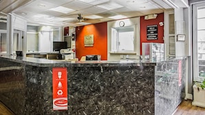 Lobby - OYO Hotel Sumter SC Downtown (Sumter)