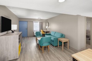 Suite, 1 King Bed with Sofa bed, Non Smoking