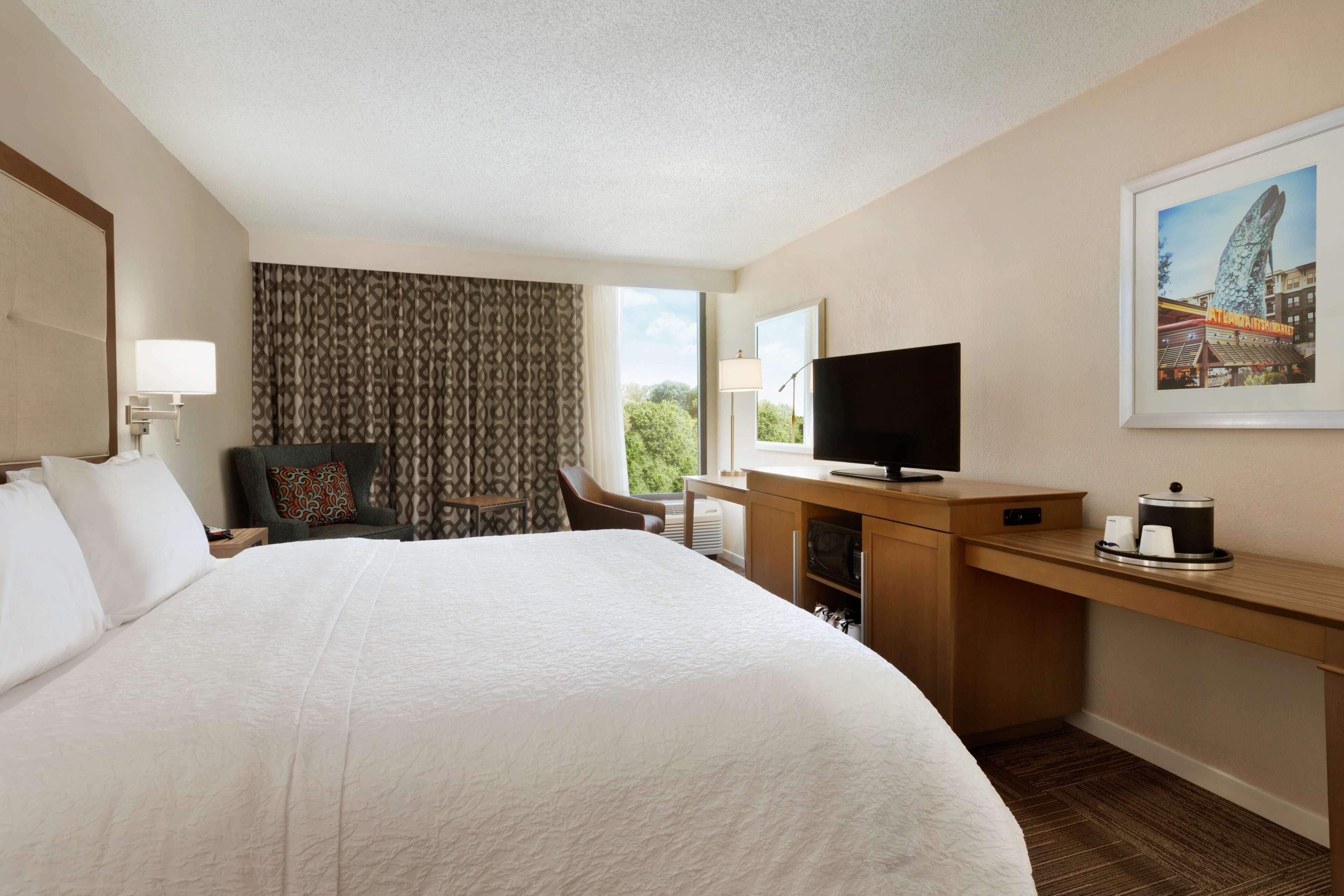 In-room safe, laptop workspace, iron/ironing board, WiFi (free)