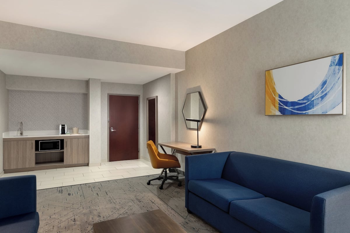 1 bedroom, desk, laptop workspace, blackout curtains