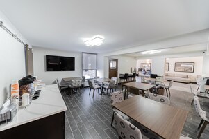 Free daily continental breakfast