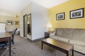 Ropa de cama hipoalergénica y tabla de planchar con plancha 