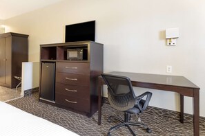 1 bedroom, hypo-allergenic bedding, iron/ironing board, free WiFi