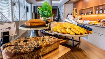 Frokostbuffé hver dag (EUR 19 per person)