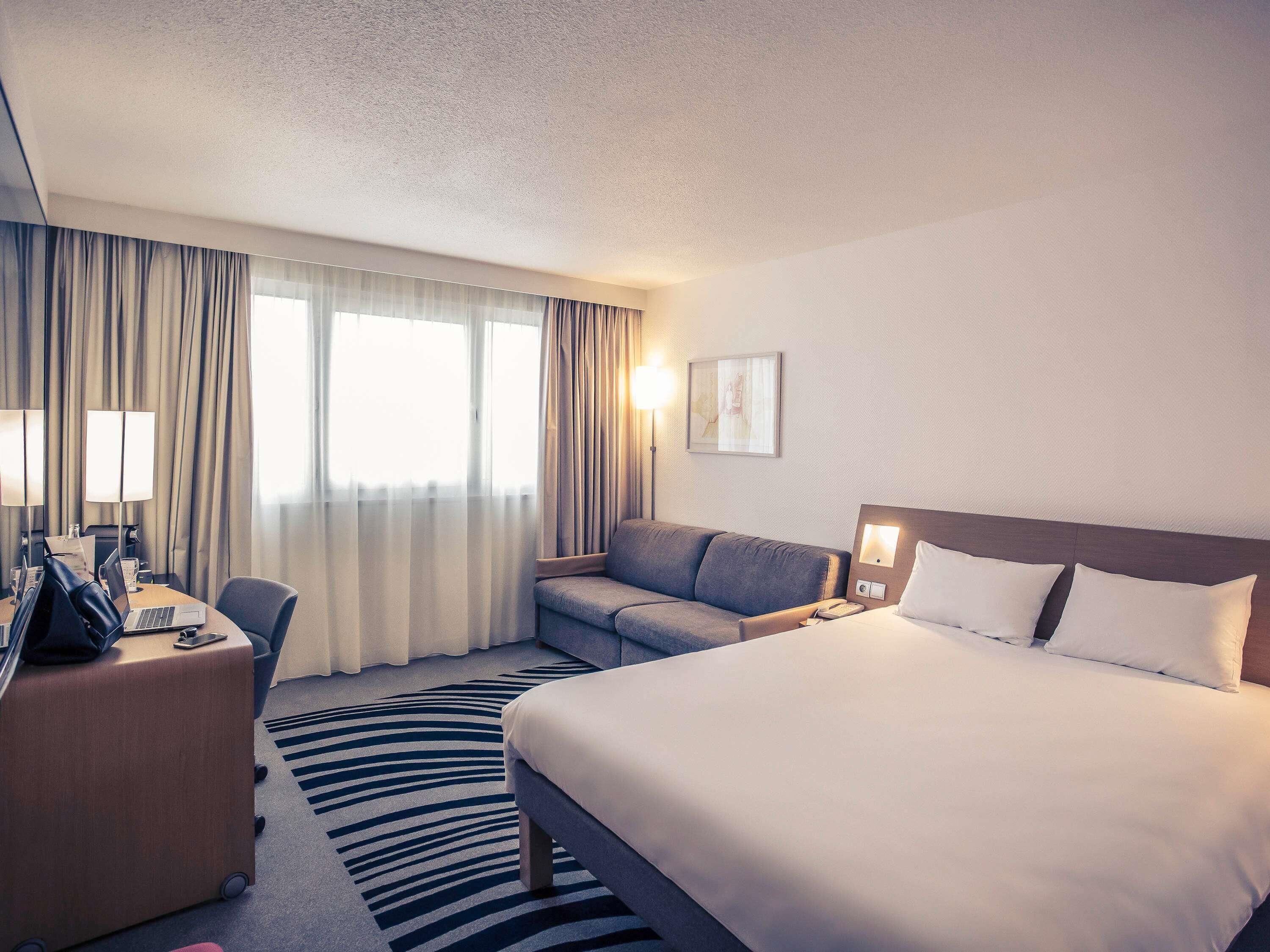 1 bedroom, premium bedding, memory-foam beds, minibar