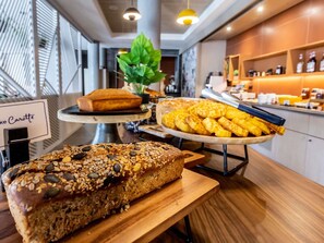 Daily buffet breakfast for a fee
