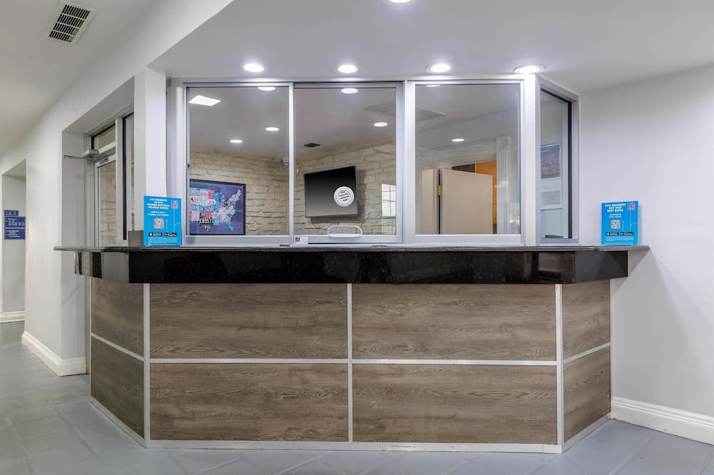 Motel 6 Dallas, TX – Downtown