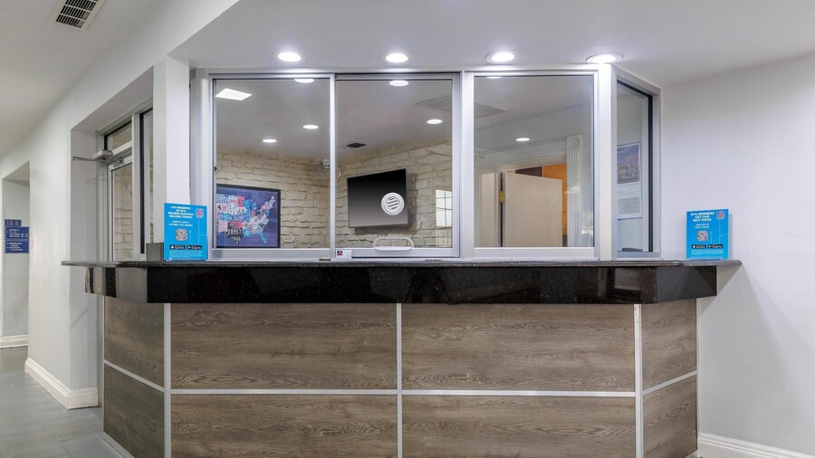Motel 6 Dallas, TX – Downtown
