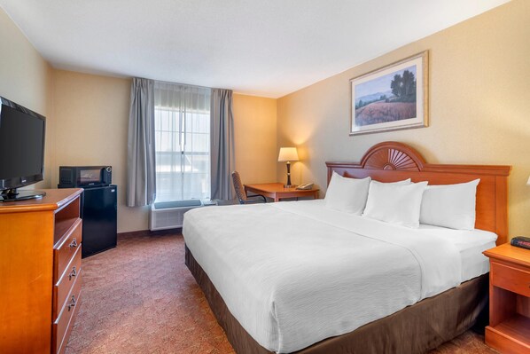 Standard Room, 1 King Bed, Non Smoking | Desk, iron/ironing board, free cribs/infant beds, free WiFi