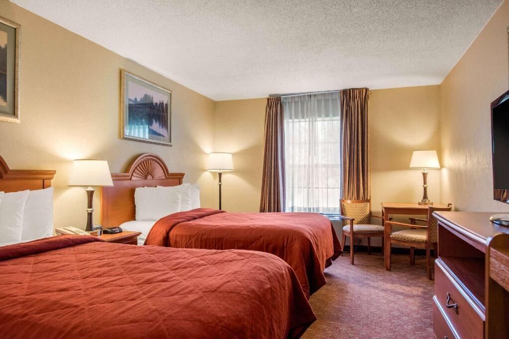Desk, iron/ironing board, free cribs/infant beds, free WiFi