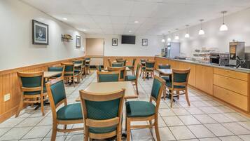 Free daily continental breakfast