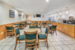 Free daily continental breakfast 