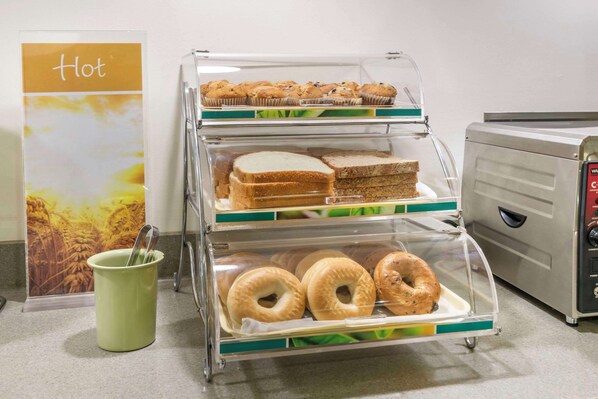 Free daily continental breakfast 