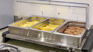 Tägliches inbegriffenes kontinentales Frühstück