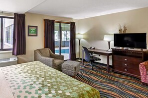 Iron/ironing board, rollaway beds, free WiFi, bed sheets - Econo Lodge Inn & Suites Oconto (Oconto)