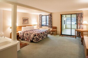 Suite, 1 King Bed, Non Smoking
