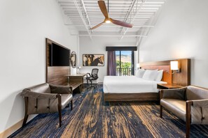 Hypo-allergenic bedding, desk, laptop workspace, blackout curtains - The Federal Hotel Downtown Carson City, an Ascend Collection Hotel (Carson City)