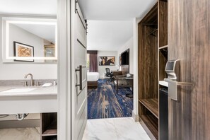 Free toiletries, hair dryer, towels - The Federal Hotel Downtown Carson City, an Ascend Collection Hotel (Carson City)