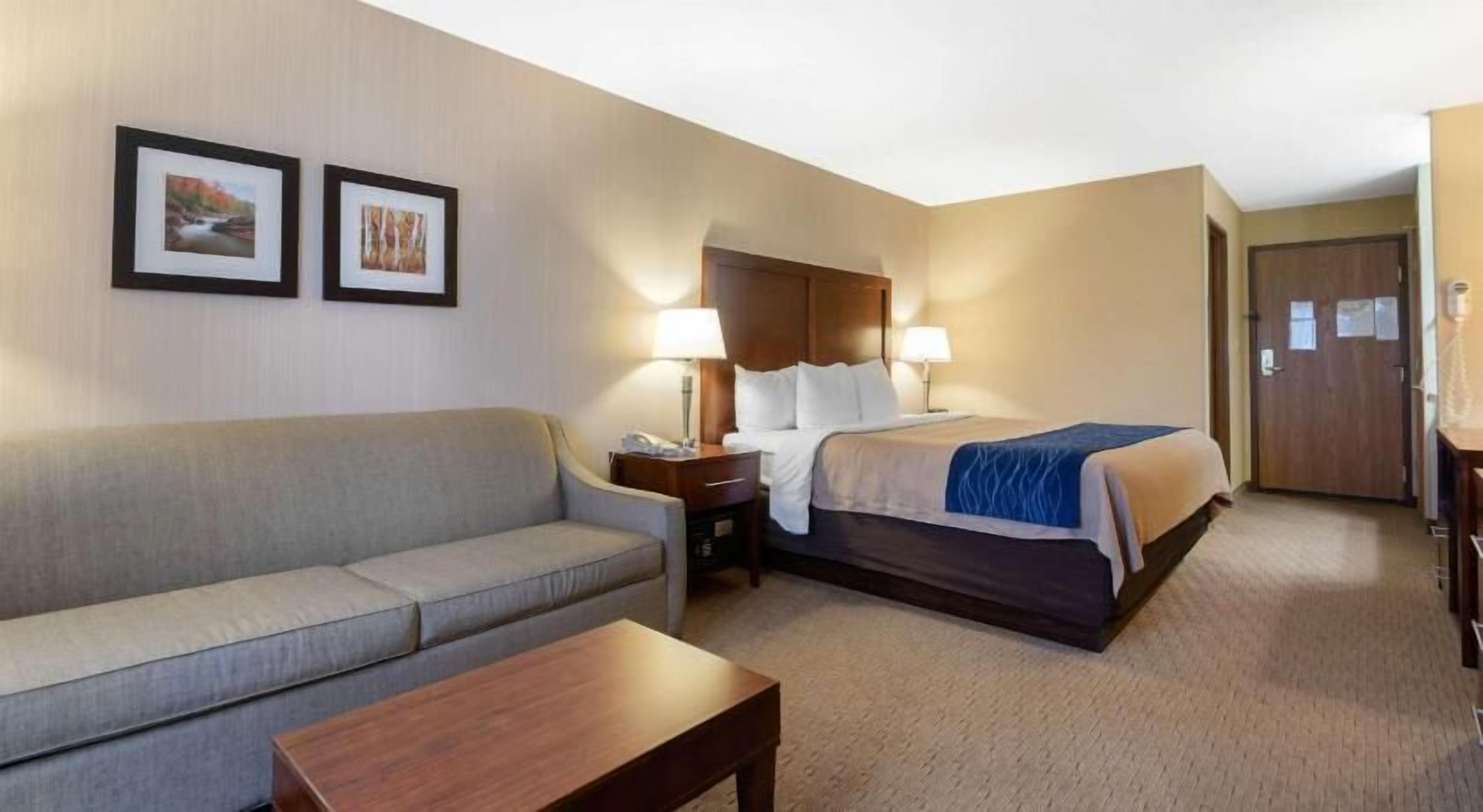 In-room safe, desk, laptop workspace, iron/ironing board