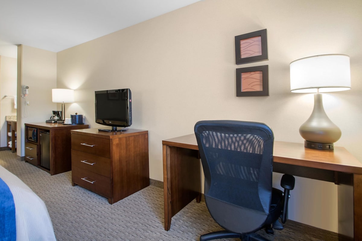 Standard Room, 2 Queen Beds, Non Smoking | In-room safe, desk, laptop workspace, iron/ironing board