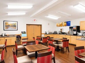 Free continental breakfast  - Comfort Inn Iron Mountain North (Iron Mountain)