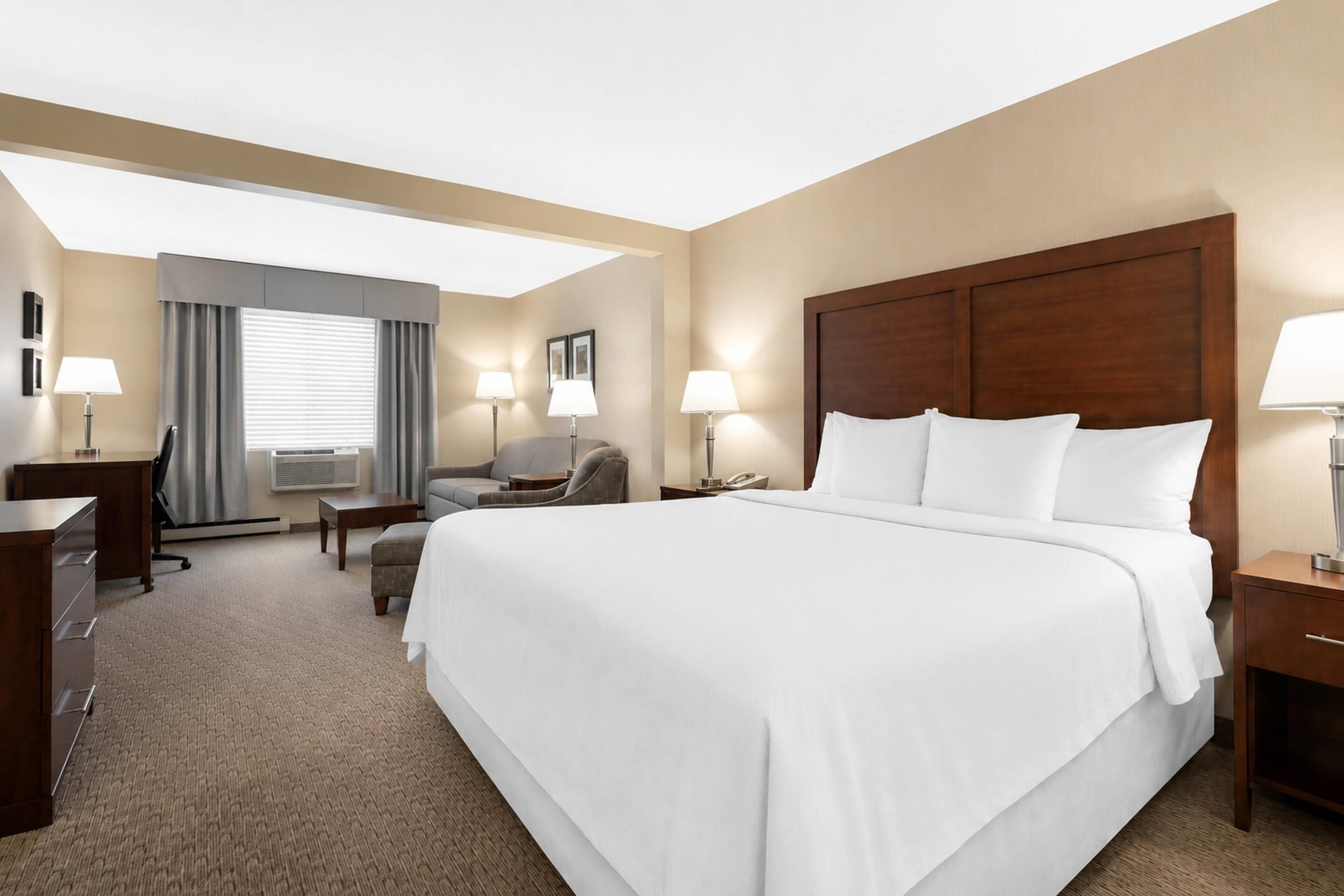 In-room safe, desk, laptop workspace, iron/ironing board