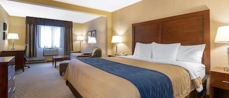 Suite, 1 kingsize-seng med sovesofa, ikke-røyk | Safe på rommet, skrivebord og skrivebord for bærbar PC