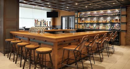 Four Points by Sheraton Windsor Downtown