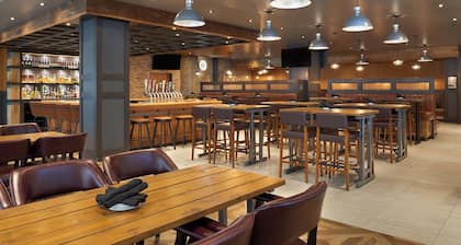 Four Points by Sheraton Windsor Downtown