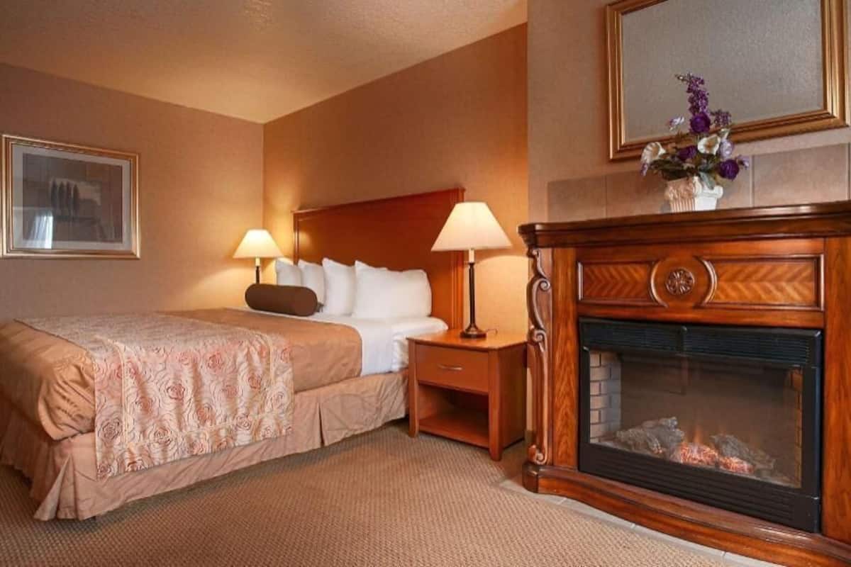 Premium bedding, in-room safe, blackout curtains, iron/ironing board