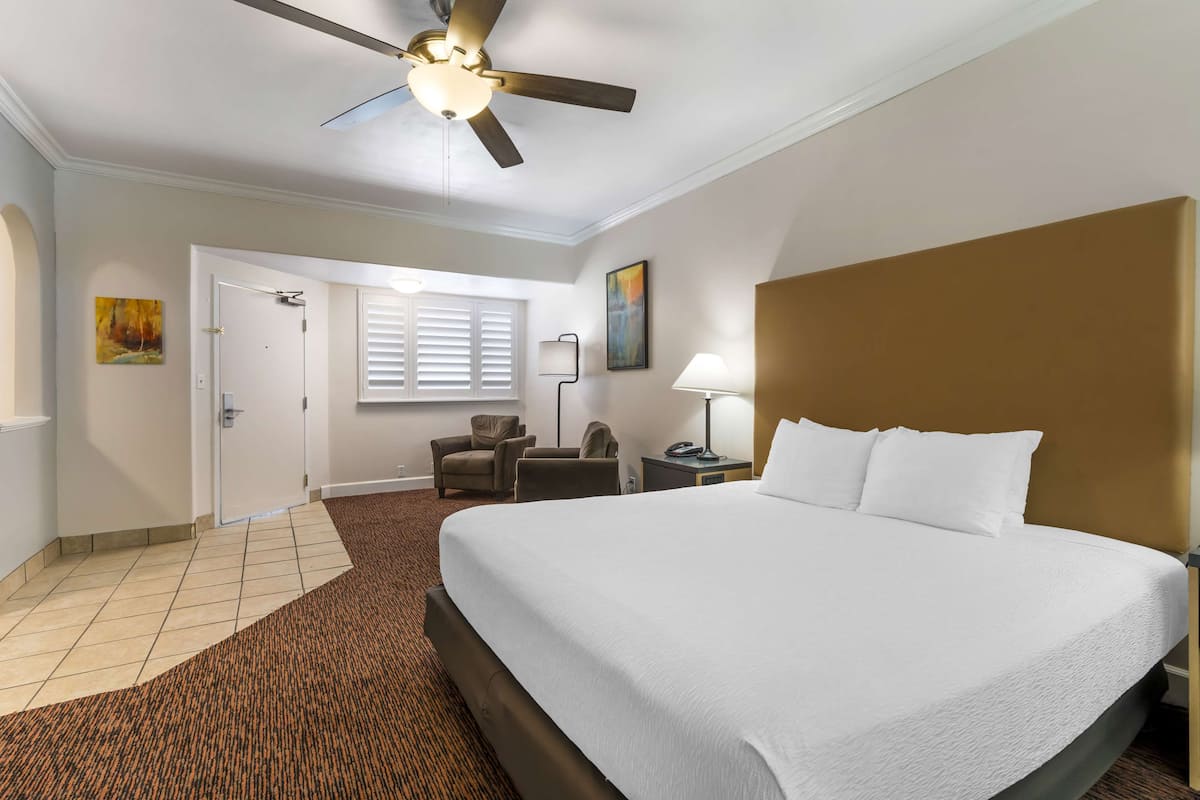 Premium bedding, in-room safe, blackout drapes, iron/ironing board